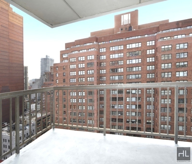 East 34 Street - Photo 3