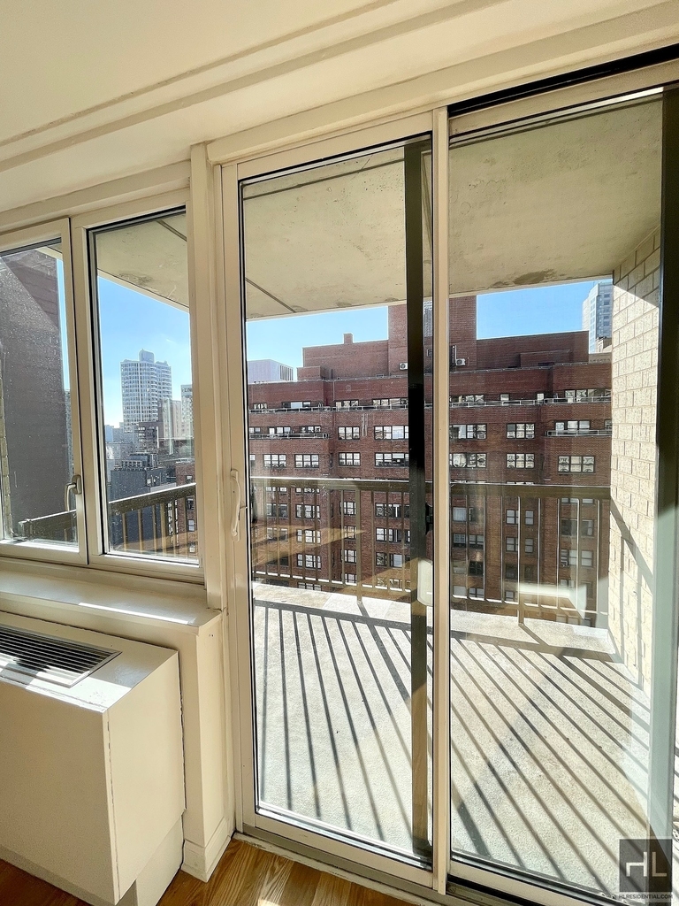 East 34 Street - Photo 11