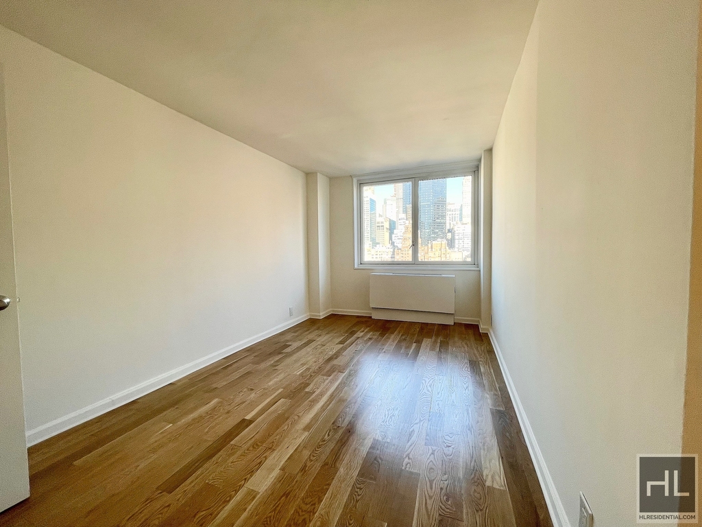 East 34 Street - Photo 13