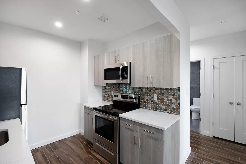 906 East New York Avenue - Photo 3