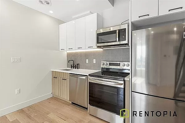 922 Dekalb Avenue - Photo 0