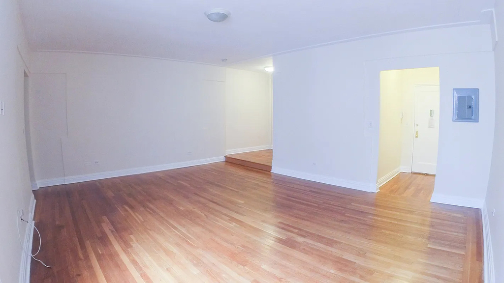 East 67 Street - Photo 3
