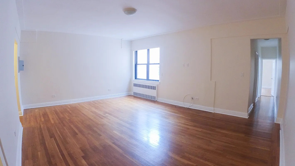 East 67 Street - Photo 1