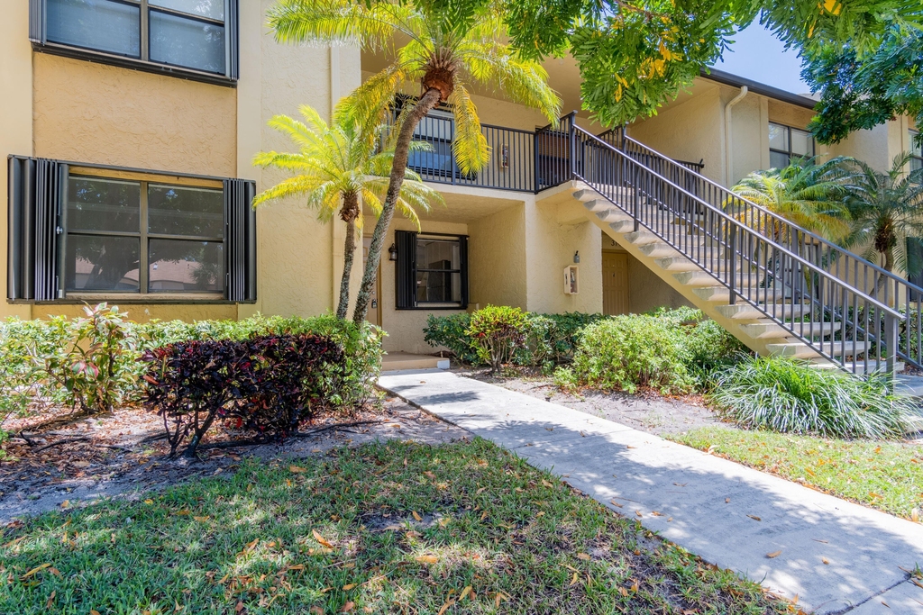 1272 S Military Trail - Photo 2
