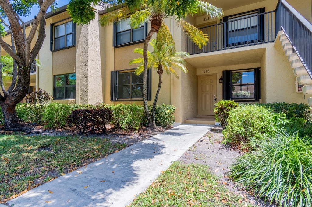1272 S Military Trail - Photo 1