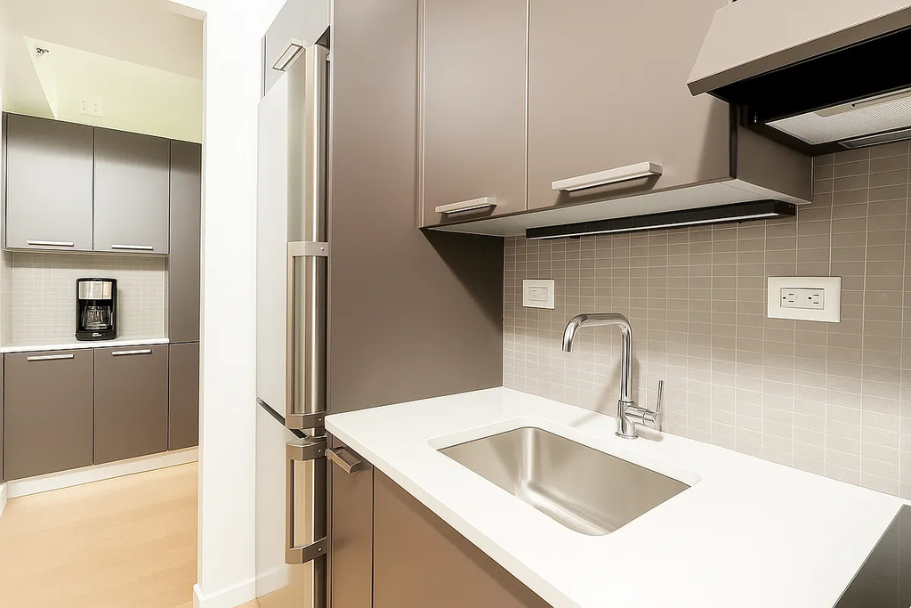 East 39th Street - Photo 5