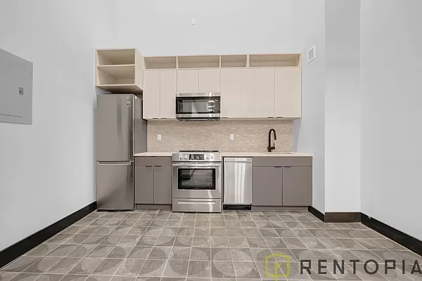 475 Grand Street - Photo 3