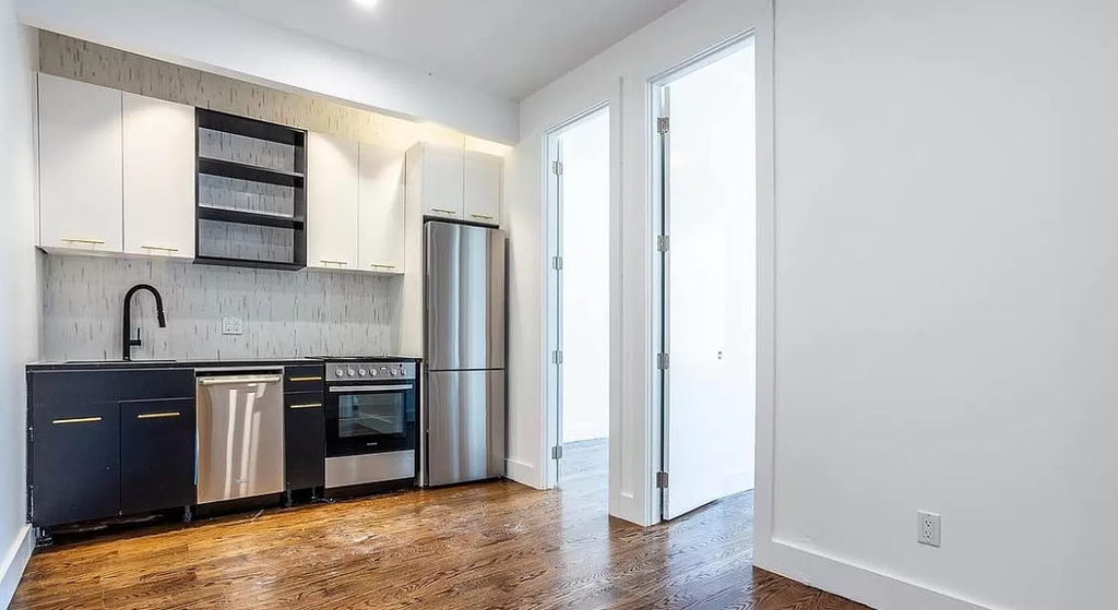 194 Scholes Street - Photo 0