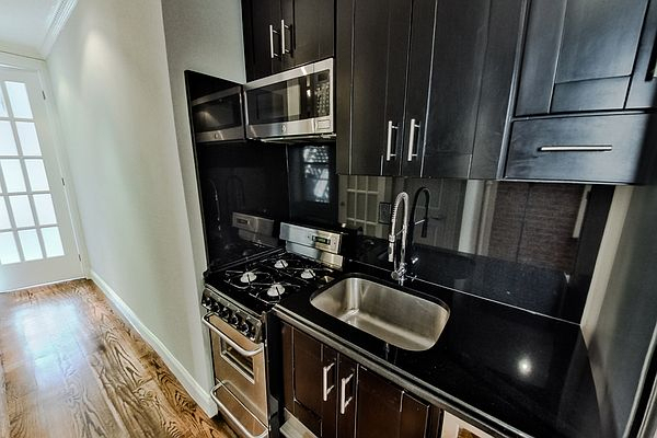 108th & Columbus Ave - Photo 7