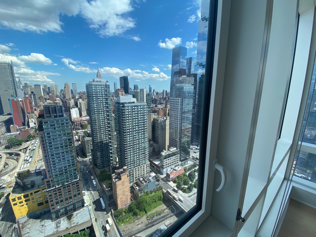 West 38th Street - Photo 5