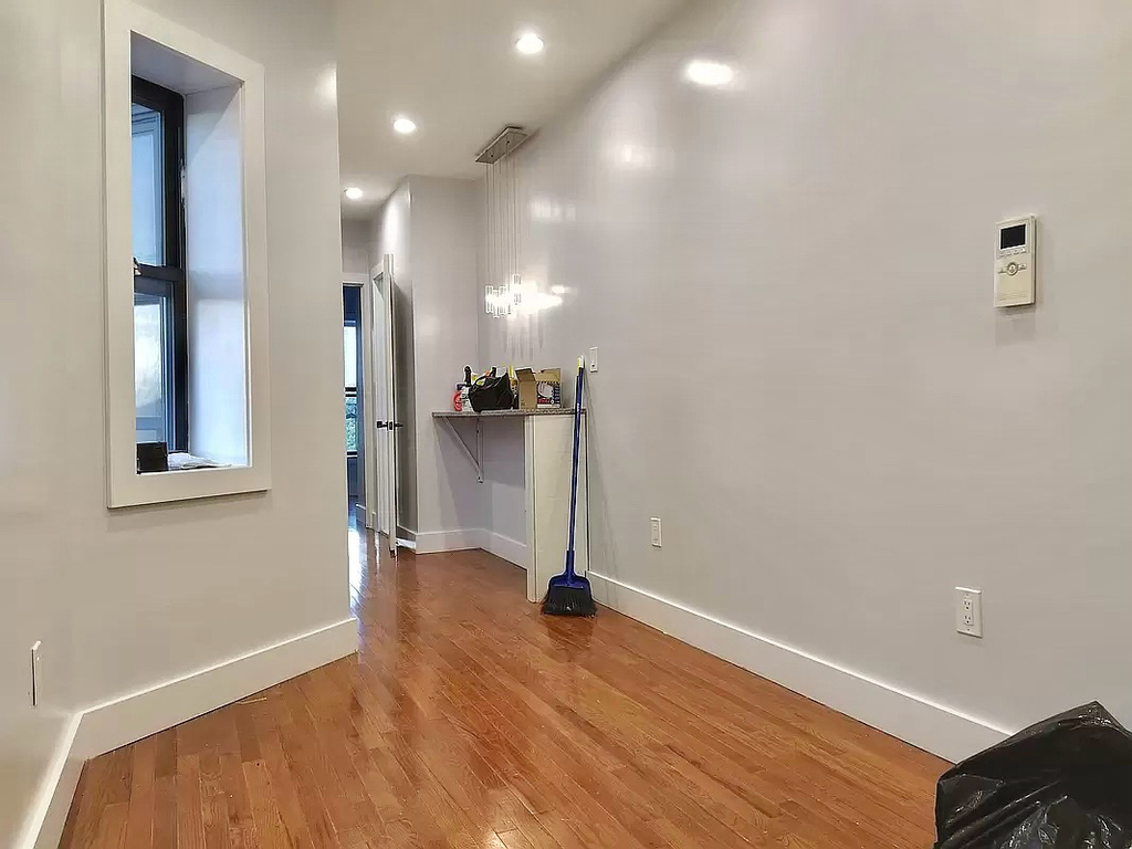 82 Marion Street - Photo 2