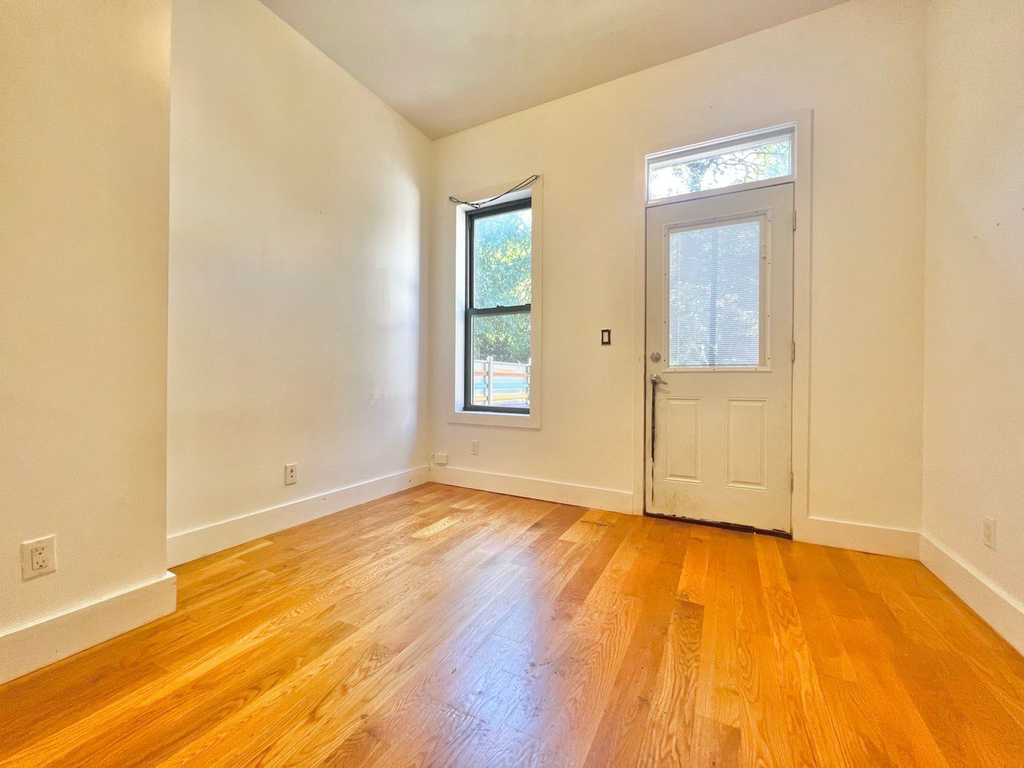259 Jefferson Street - Photo 3