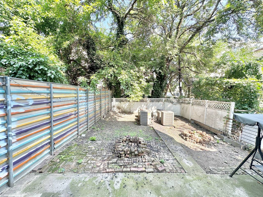 259 Jefferson Street - Photo 2