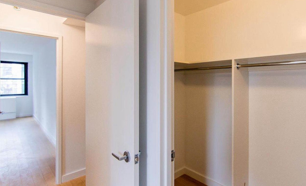 222 East 39th Street - Photo 7