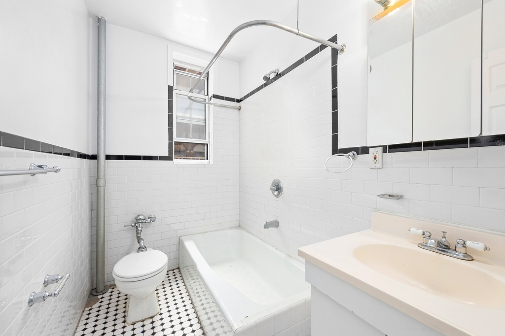 117 West 13th Street - Photo 3