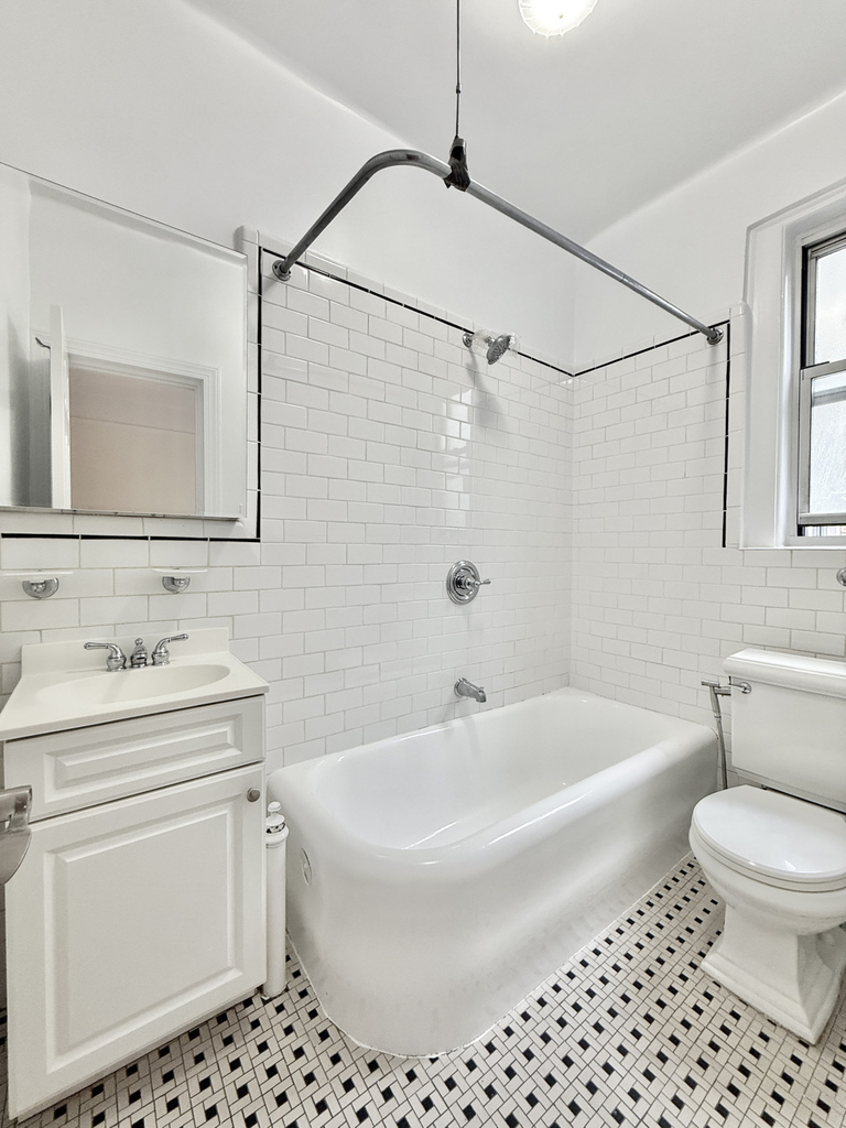 West 13th Street - Photo 4