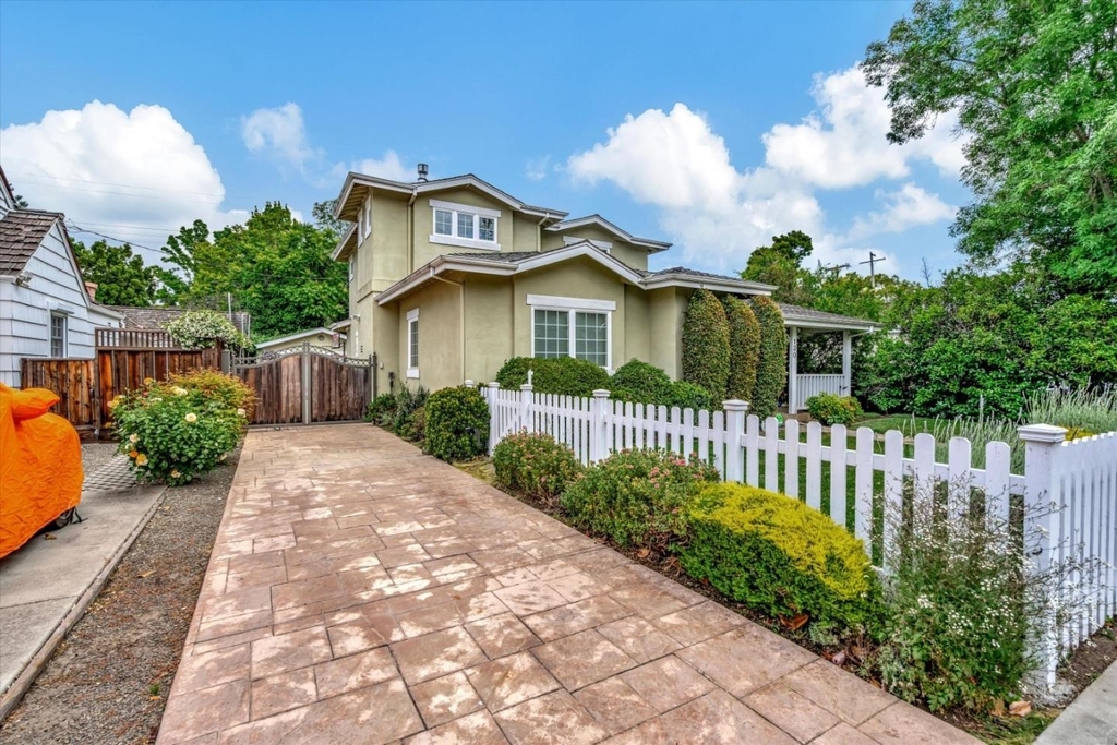 130 Heather Ln - Photo 1