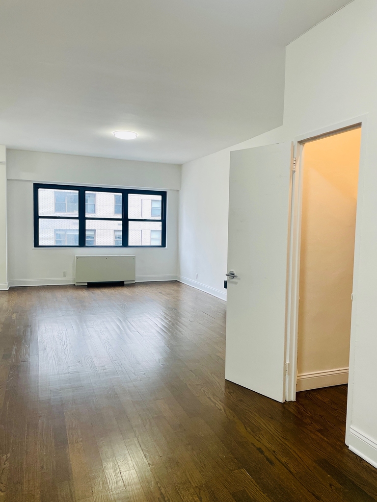400 East 89th Street, 14N - Photo 6