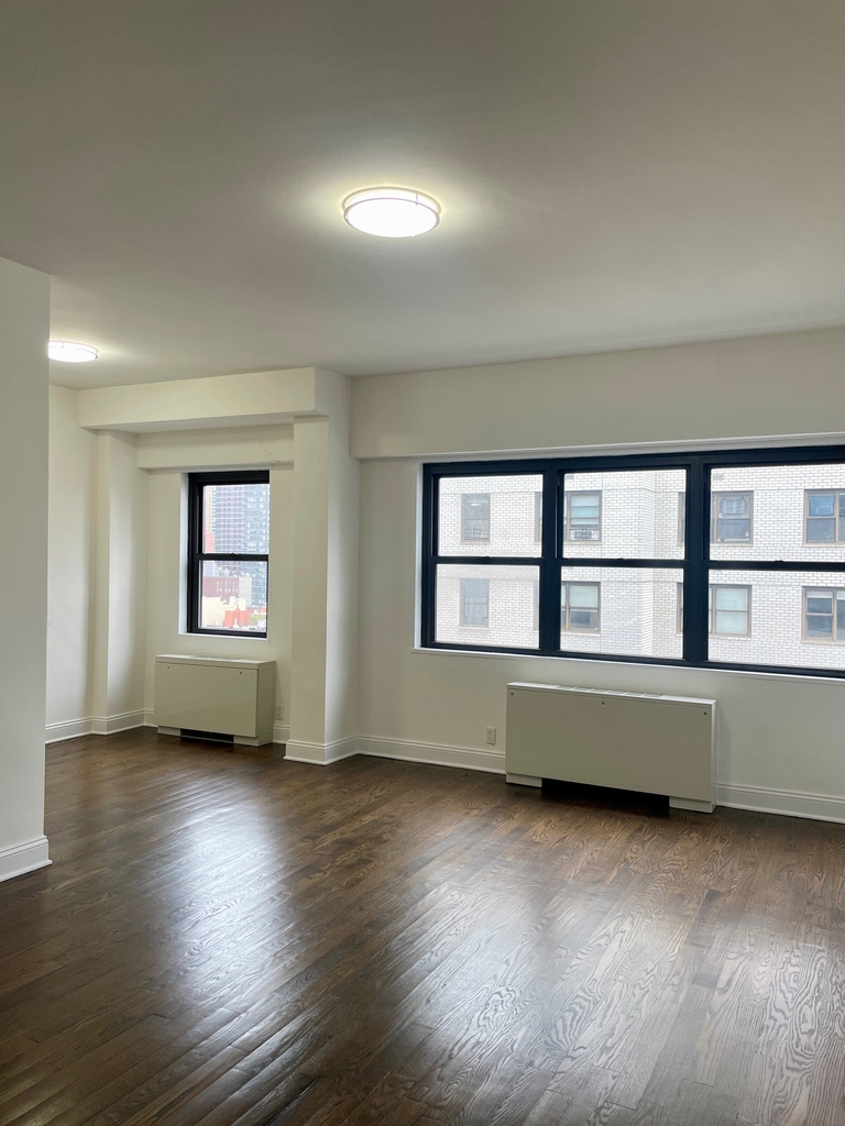 400 East 89th Street, 14N - Photo 0