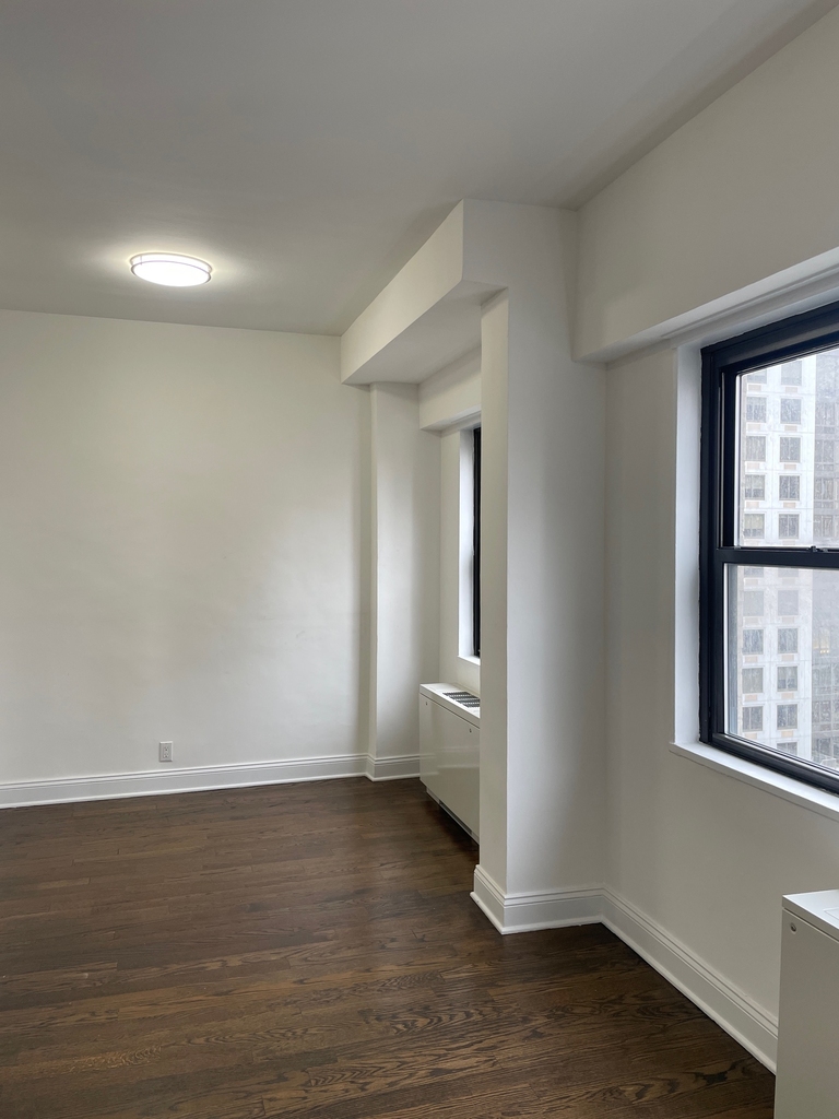 400 East 89th Street, 14N - Photo 1