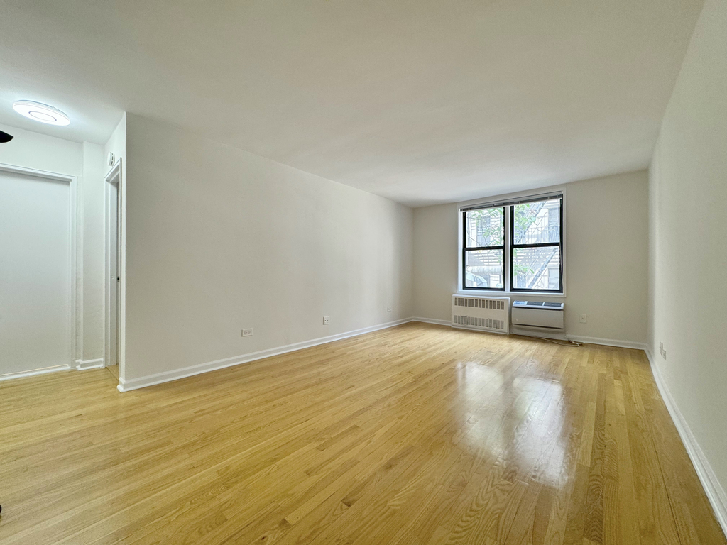 W 16th St & 7th Ave - Photo 1