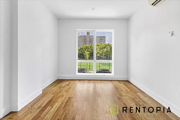 61 Montrose Avenue - Photo 3