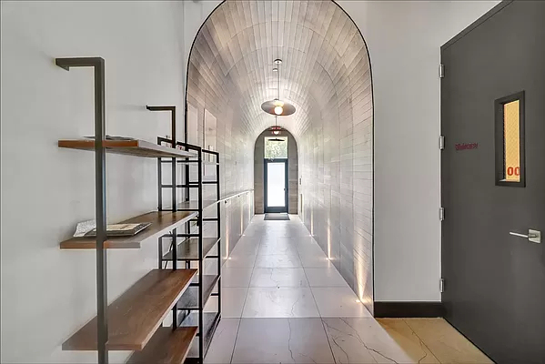 61 Montrose Avenue - Photo 7
