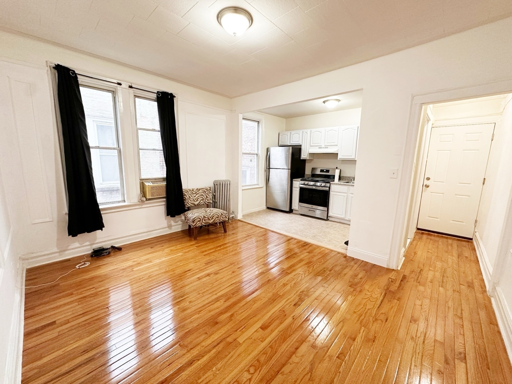 91st street and 3rd Avenue  - Photo 5