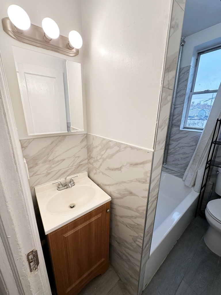 91st street and 3rd Avenue  - Photo 6