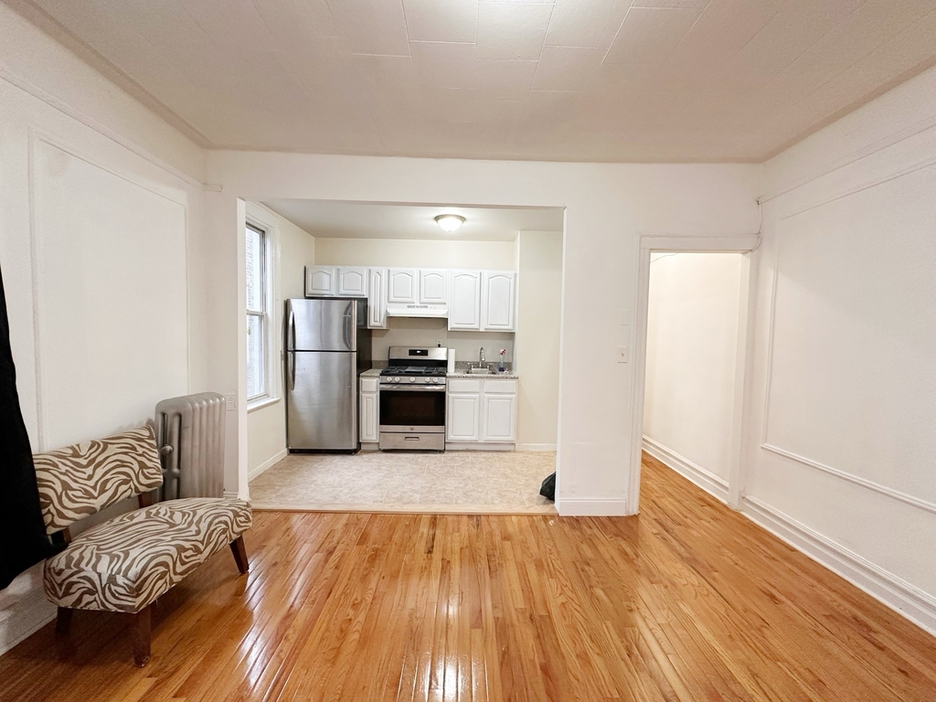 91st street and 3rd Avenue  - Photo 8
