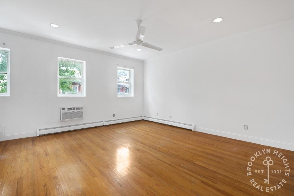 346 Warren Street - Photo 8