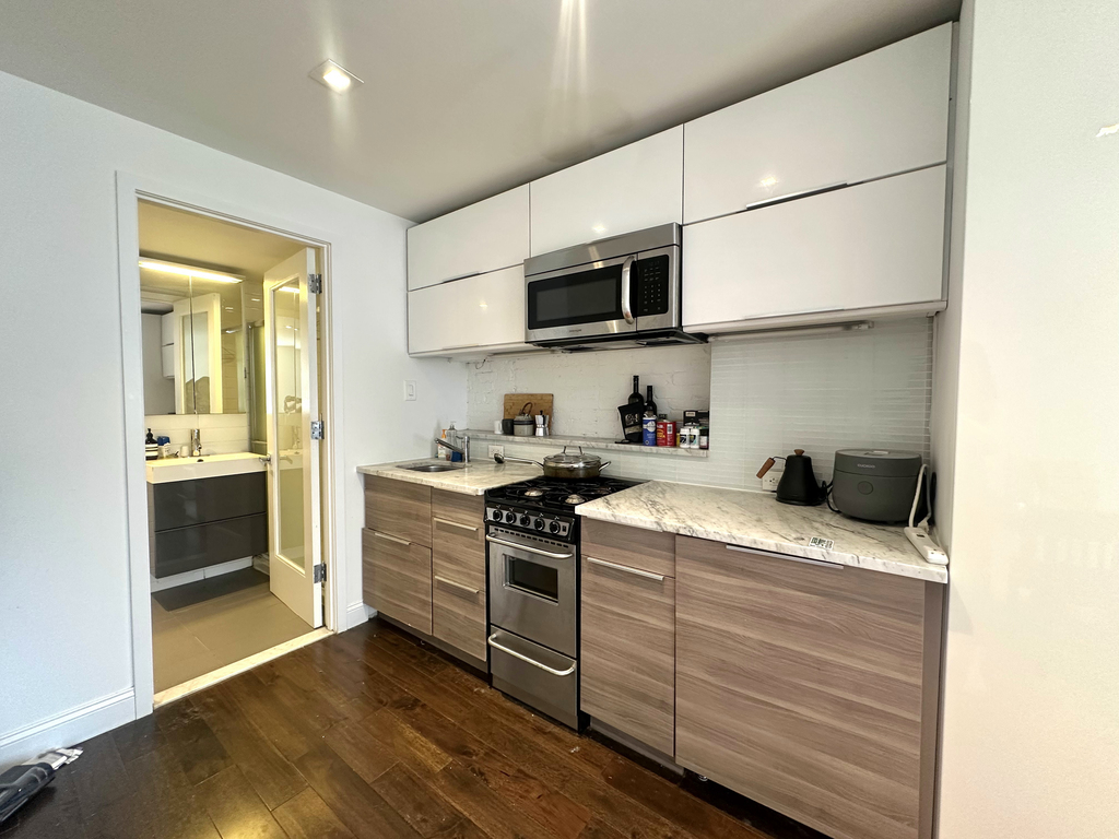 86 Clinton Street - Photo 3
