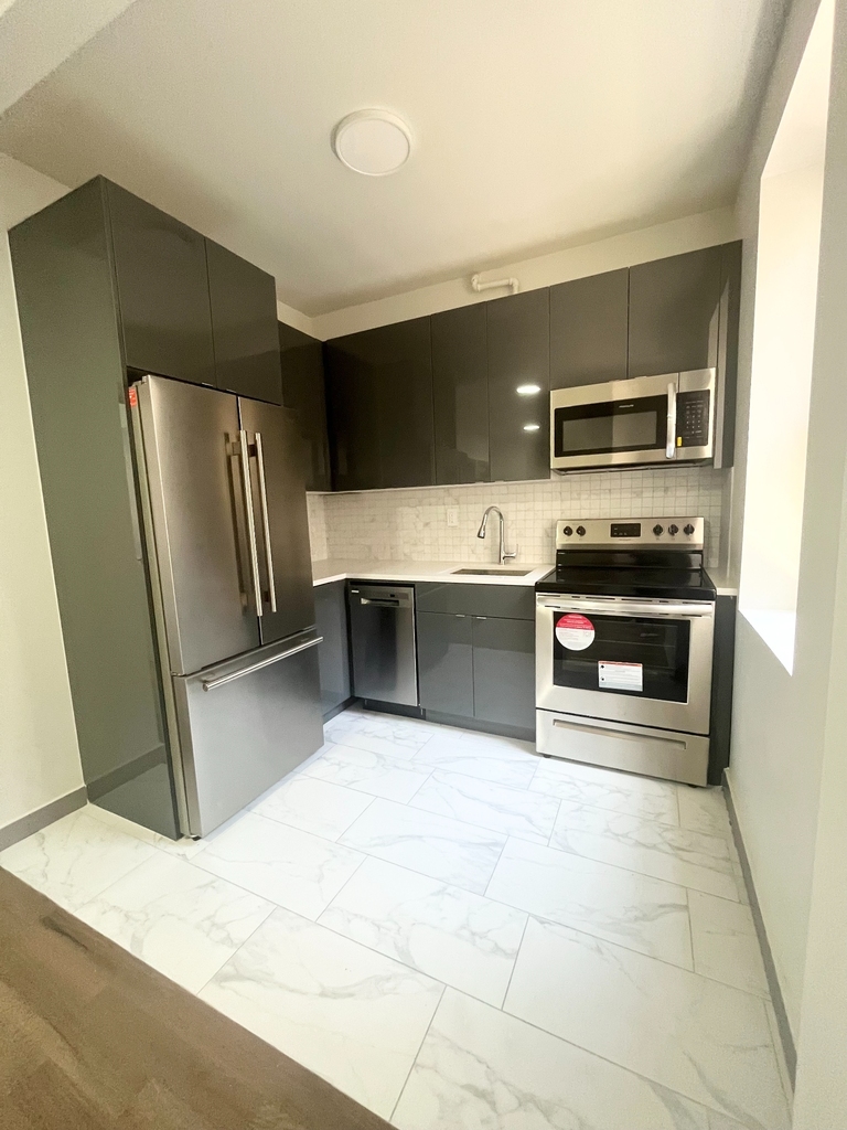 560 West 163rd Street - Photo 7