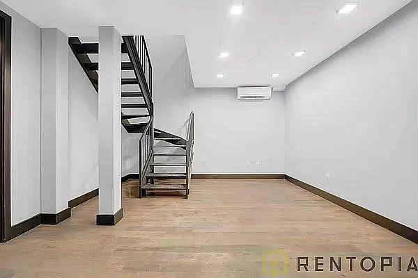 475 Grand Street - Photo 4