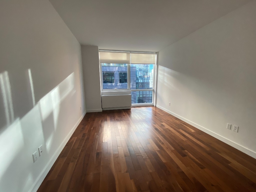 West 28th Street - Photo 3