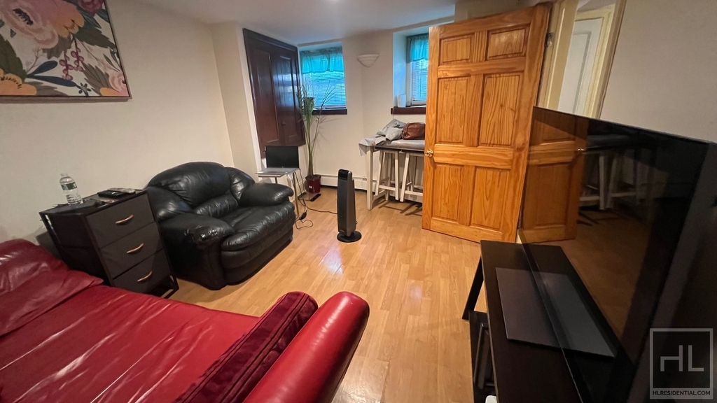 1188 Park Place - Photo 4
