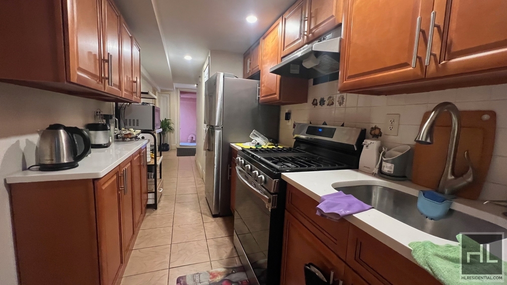 1188 Park Place - Photo 1