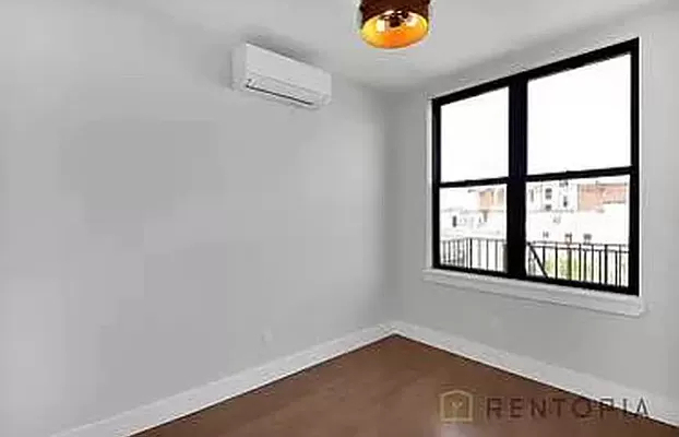90 Manhattan Avenue - Photo 3