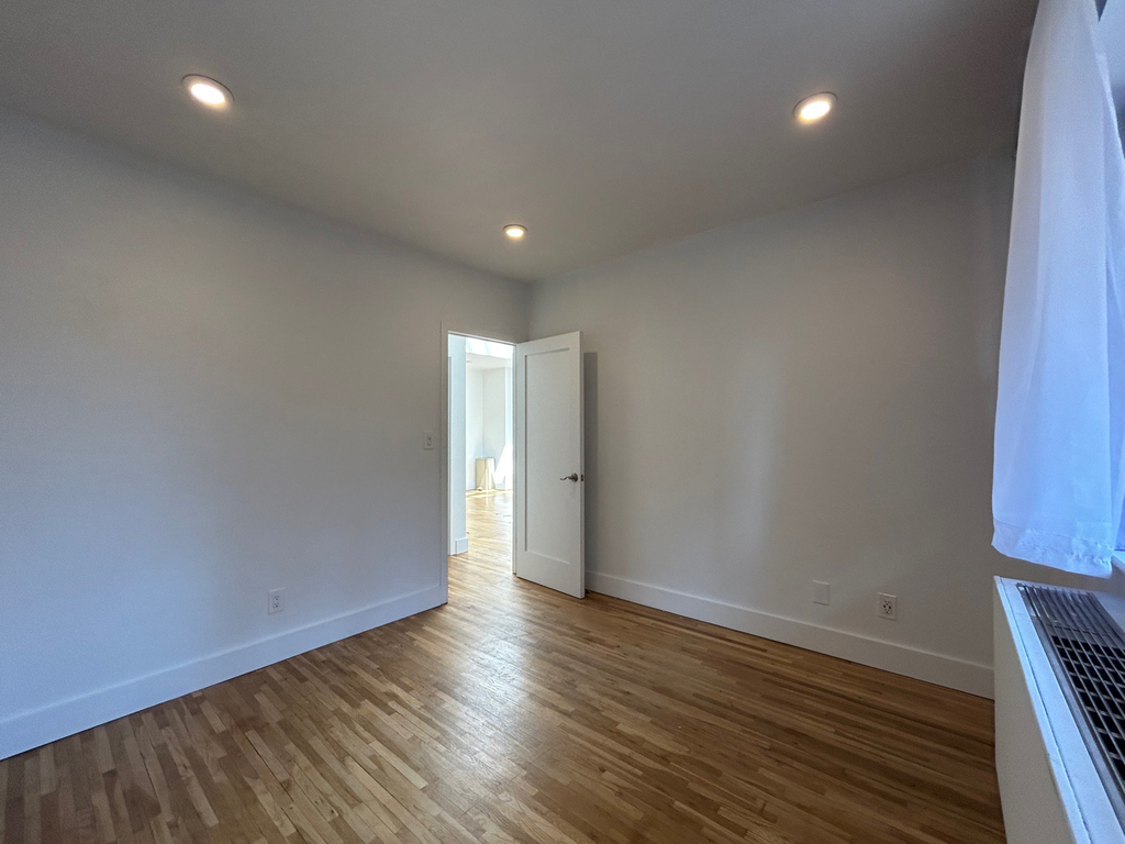 East 37th Street - Photo 8