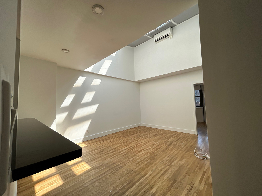 East 37th Street - Photo 9