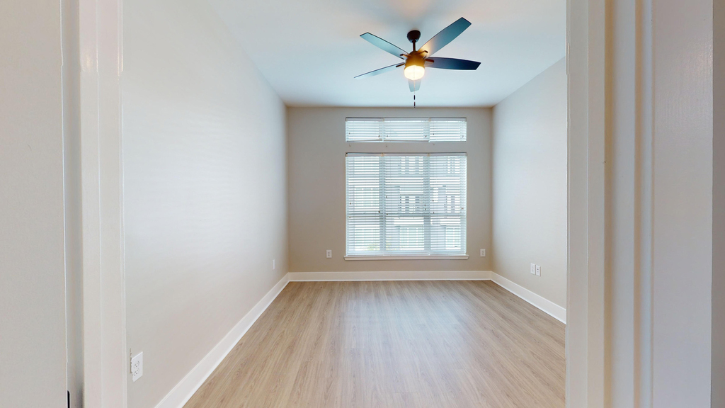 707 York Road - Photo 3