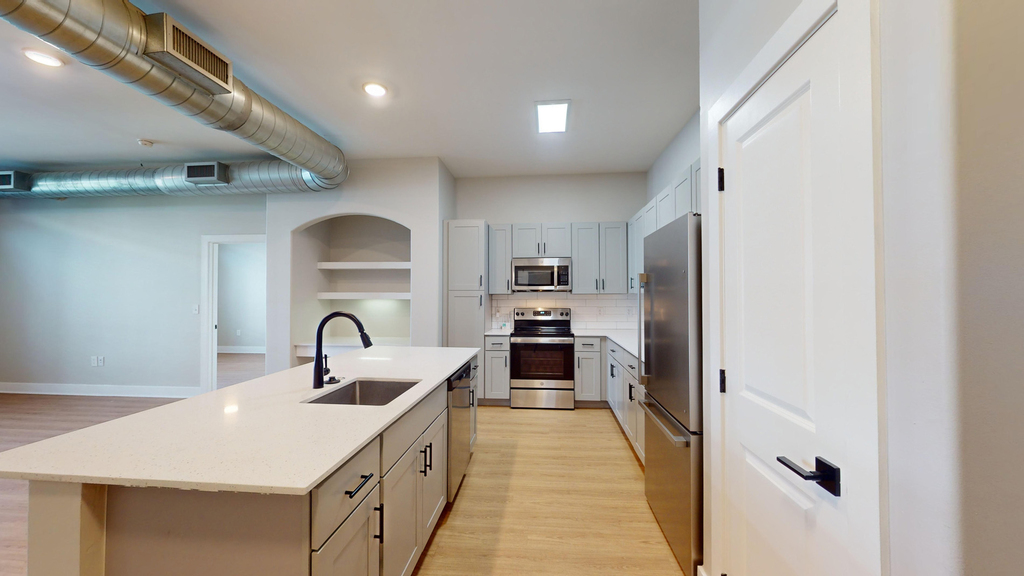 707 York Road - Photo 1