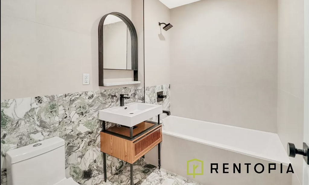 438 Union Avenue - Photo 4