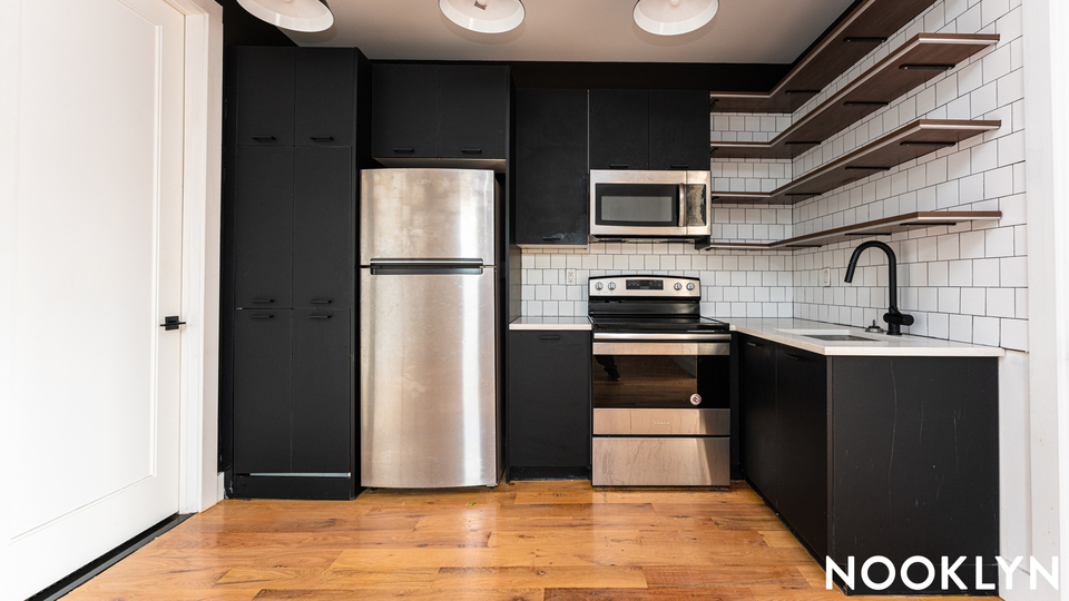 1643 New York Ave - Photo 0