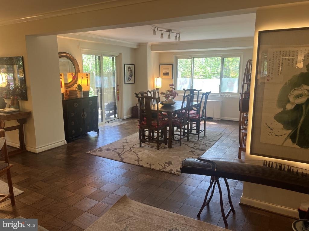 4201 Cathedral Ave Nw - Photo 16