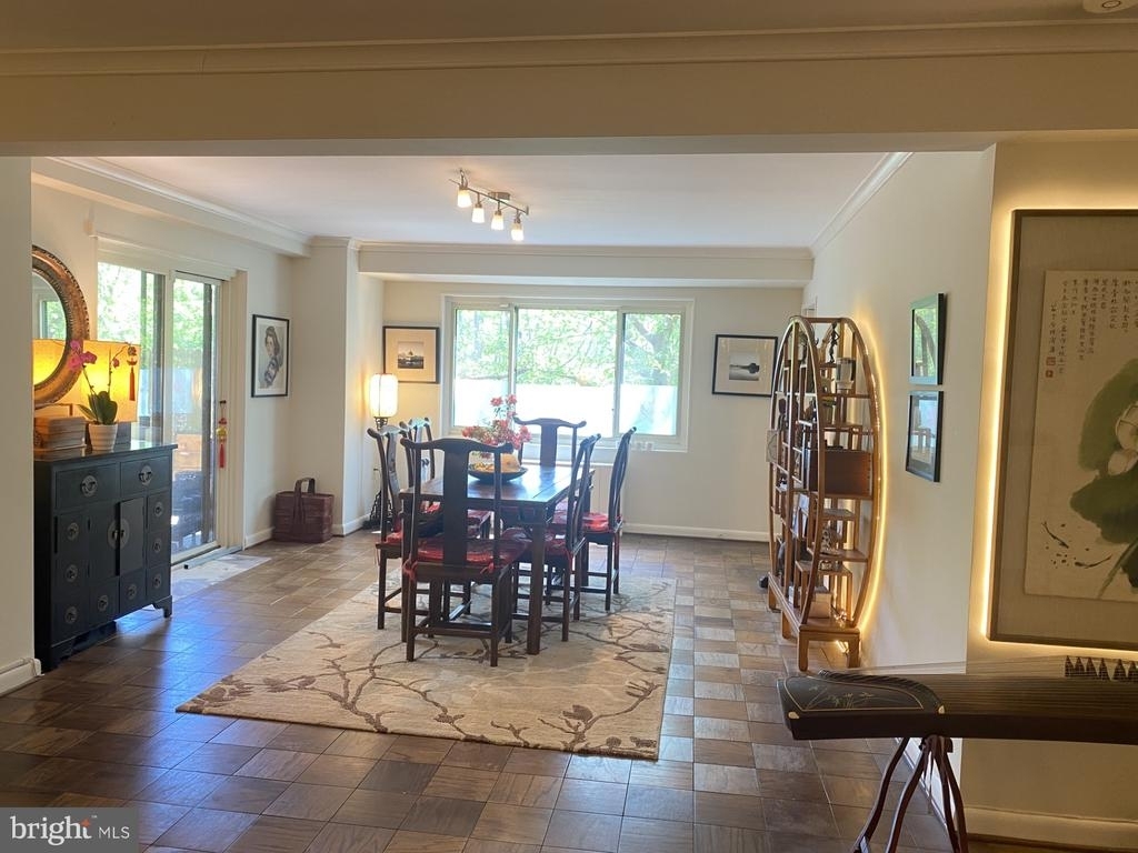 4201 Cathedral Ave Nw - Photo 15