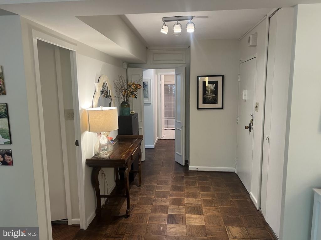 4201 Cathedral Ave Nw - Photo 13