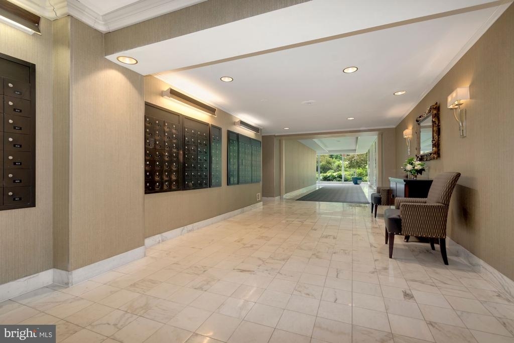 4201 Cathedral Ave Nw - Photo 7