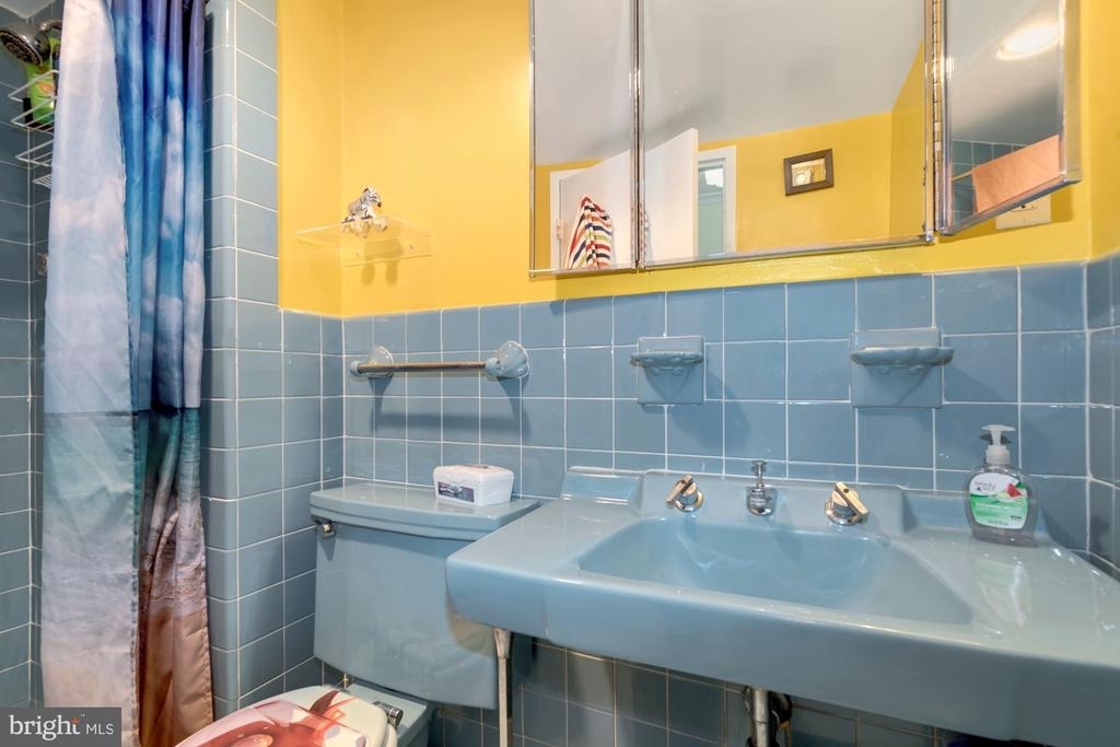 4201 Cathedral Ave Nw - Photo 11