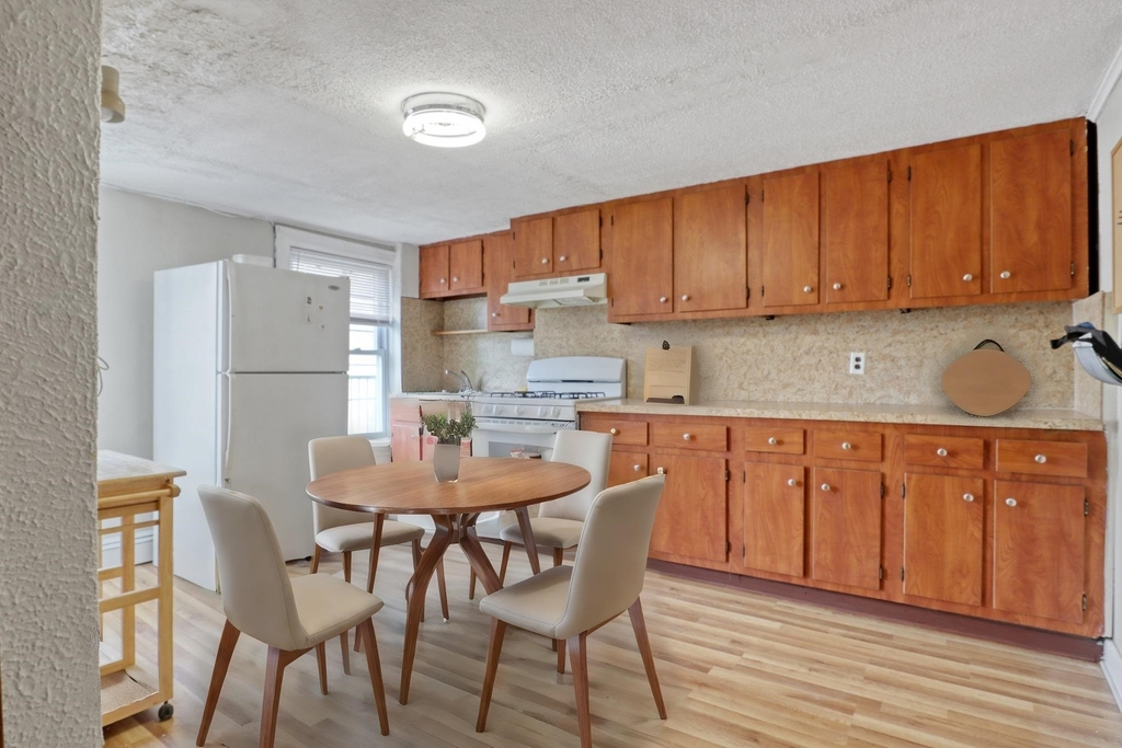 48 Mercer St - Photo 1